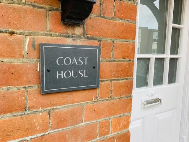 הוילה Coast House Cromer - Sleeps 15, Hot Tub, Sea Views מראה חיצוני תמונה